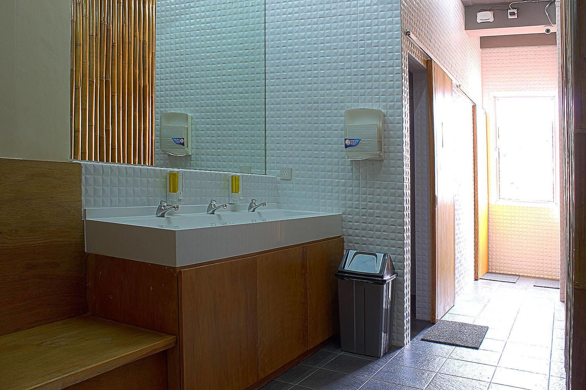 Teduh Hostel Kota Tua Jakarta Exterior photo